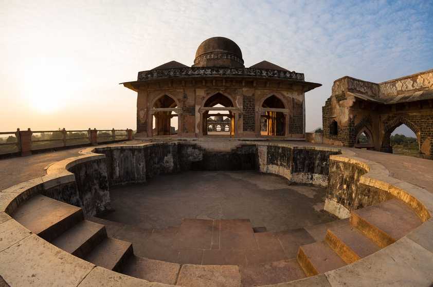 savaari-mandu-places-to-visit-madhya-pradesh