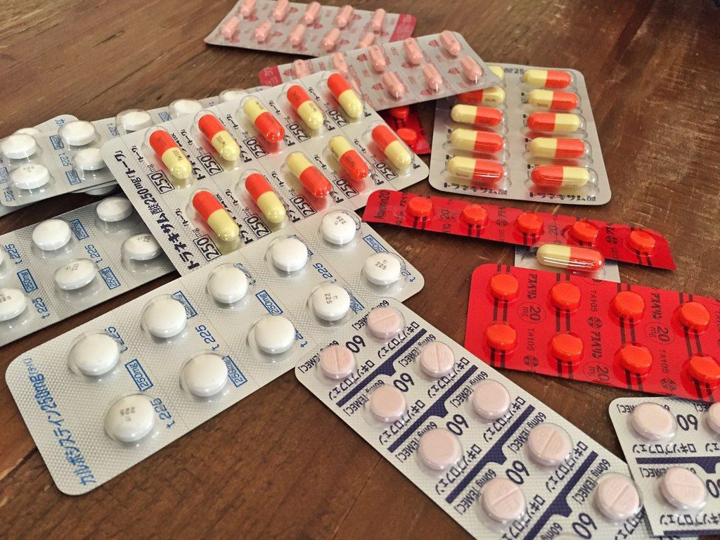 savaari-essentials-for-rosd-trips-pills