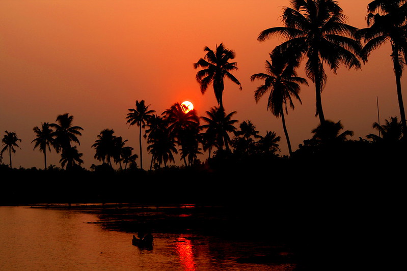 Kerala-soothing-sun-backwaters