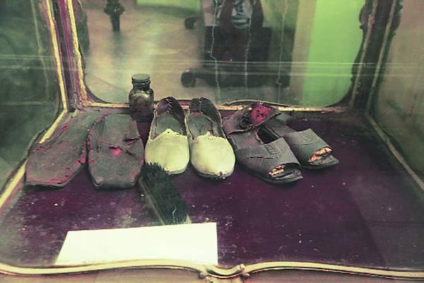 Netaji's-belongings-on-display