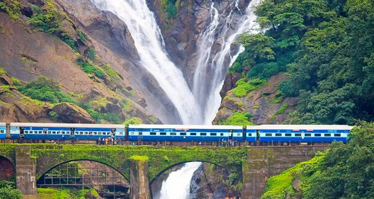 savaari-dudhsagar-falls-reopen