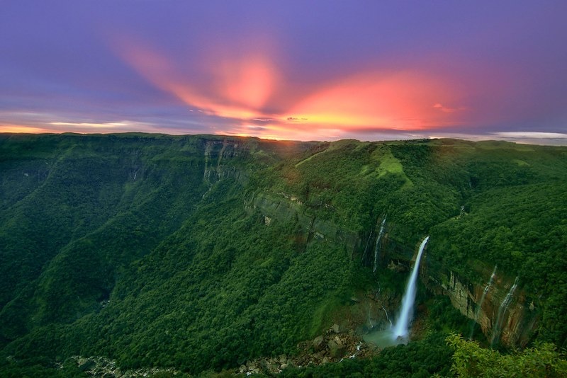 Nohkalikai falls