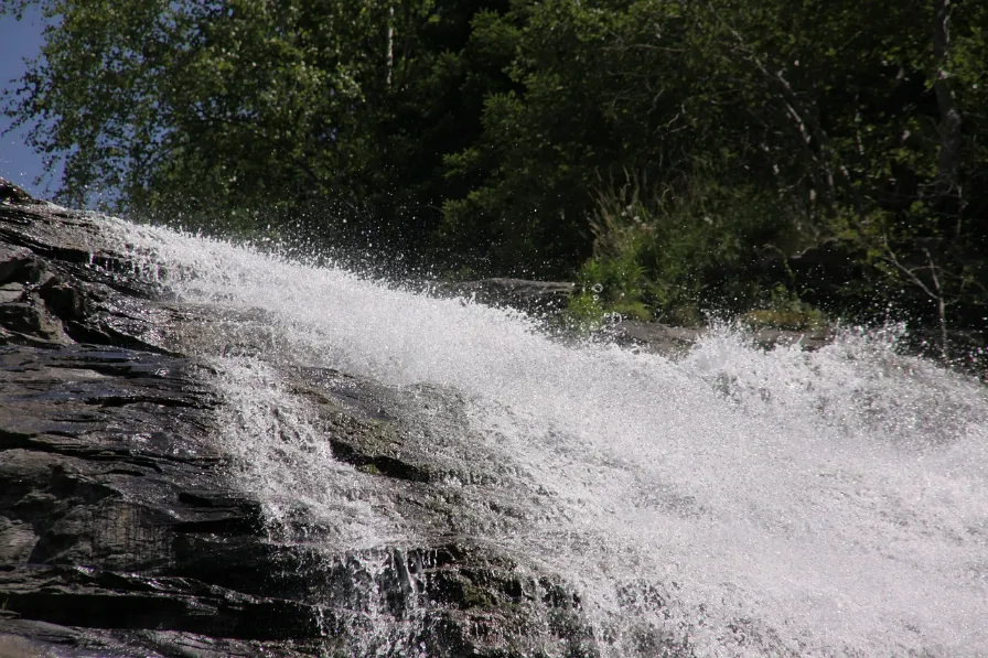 Thottikallu Falls