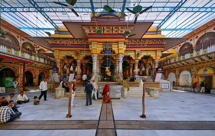 Dwarkadhish Temple in Mathura